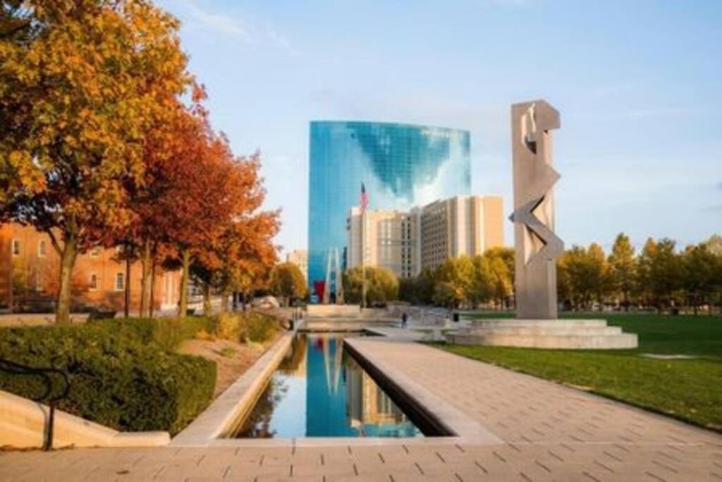 Free Parking! Downtown Lucas Oil- Conv Center Skywalk#2 Apartment Indianapolis Exterior photo