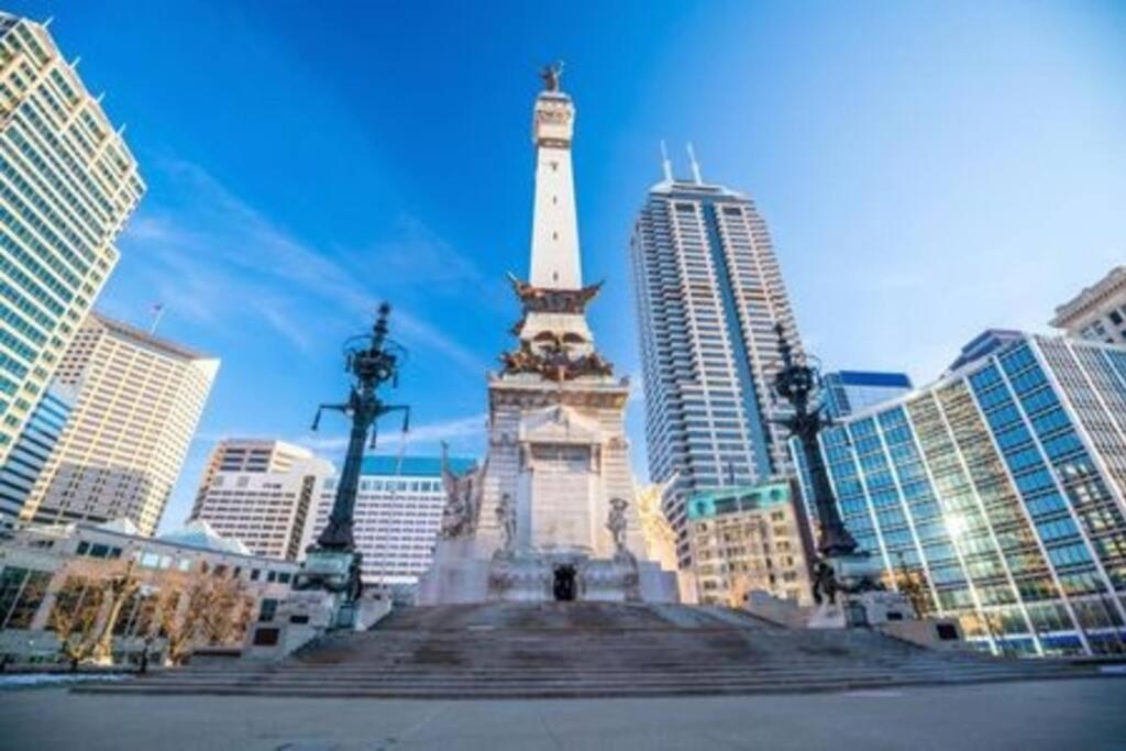 Free Parking! Downtown Lucas Oil- Conv Center Skywalk#2 Apartment Indianapolis Exterior photo