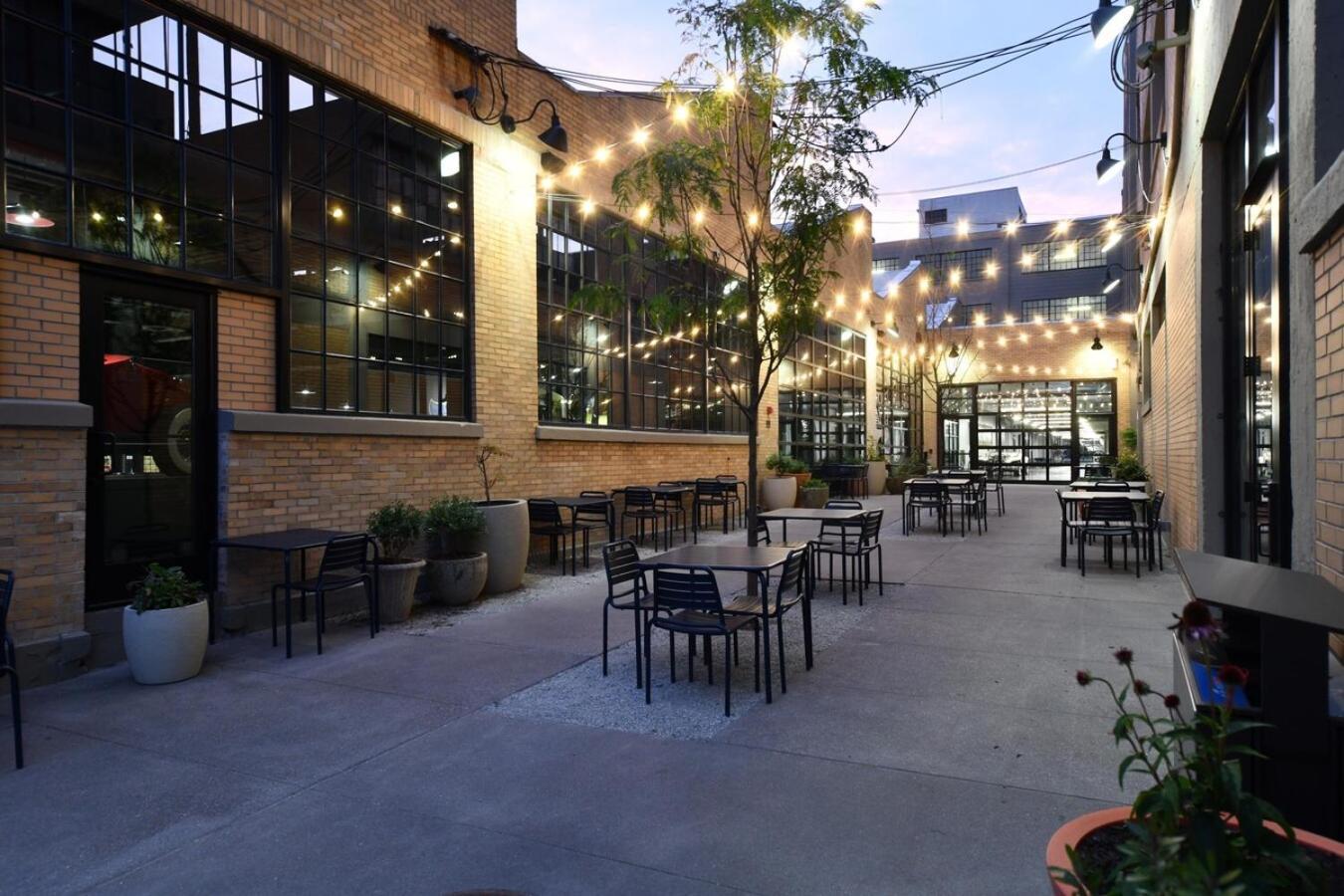 Free Parking! Downtown Lucas Oil- Conv Center Skywalk#2 Apartment Indianapolis Exterior photo