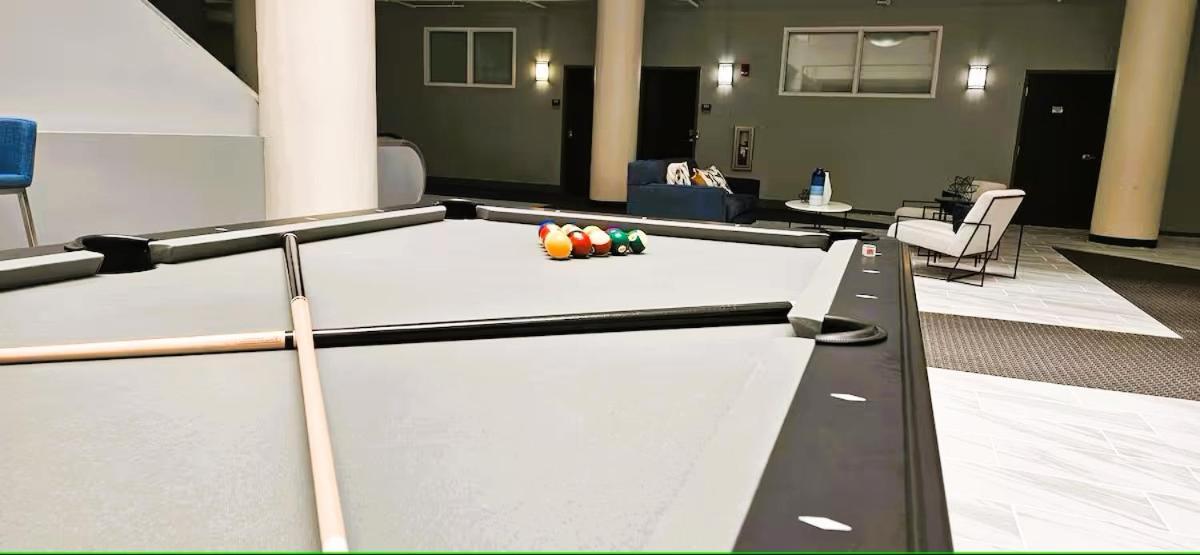 Free Parking! Downtown Lucas Oil- Conv Center Skywalk#2 Apartment Indianapolis Exterior photo