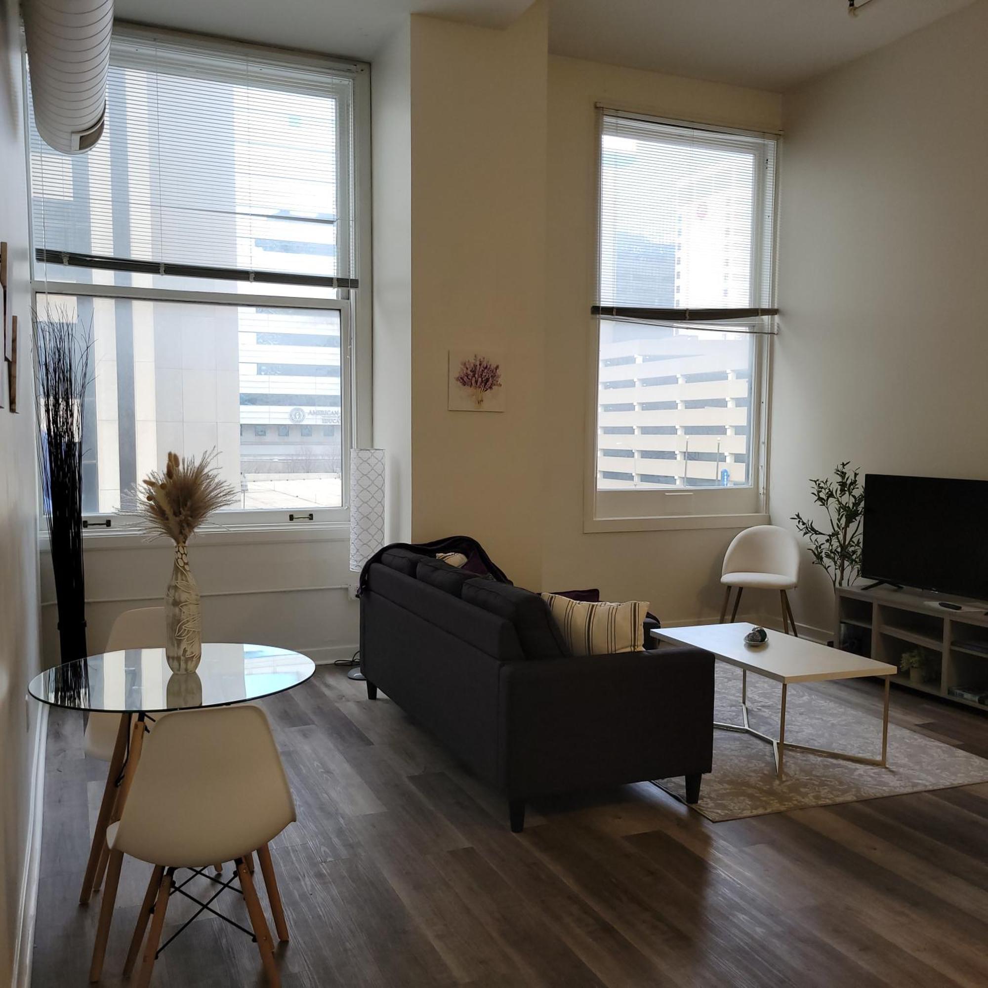 Free Parking! Downtown Lucas Oil- Conv Center Skywalk#2 Apartment Indianapolis Exterior photo